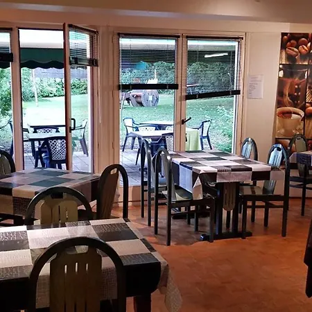 Le Pavillon Cours (Rhone)