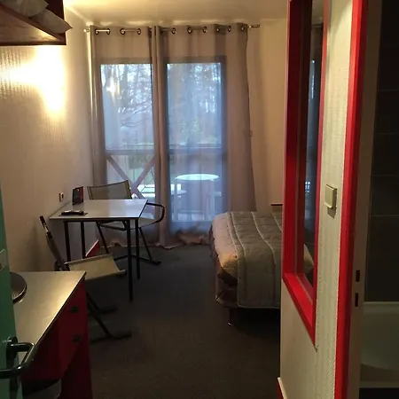 Le Pavillon Hotel Cours (Rhone)