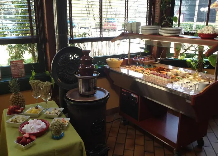 Le Pavillon Hotel Cours (Rhone)